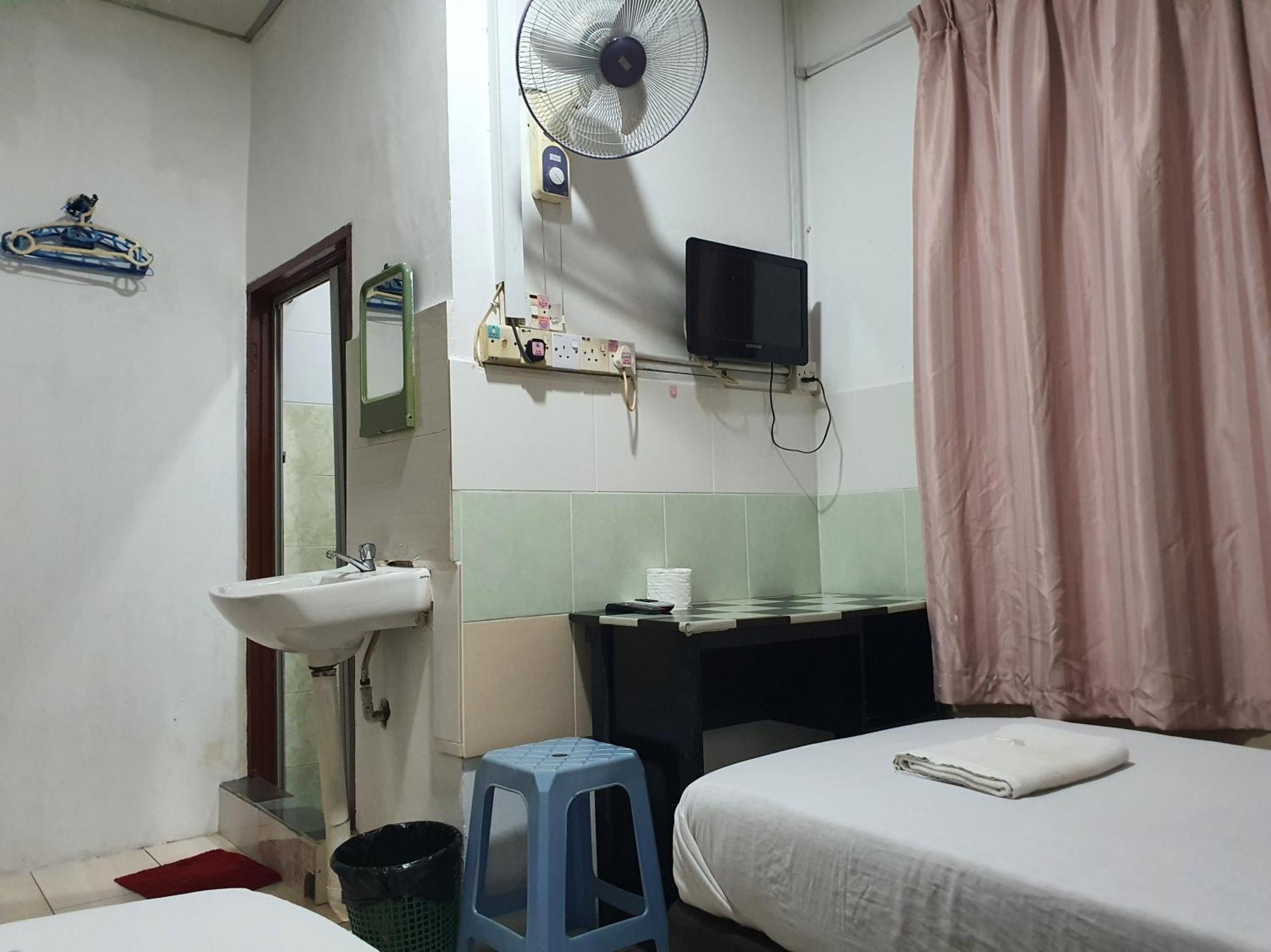 Oyo 90972 Jj Homestay Miri Exterior photo