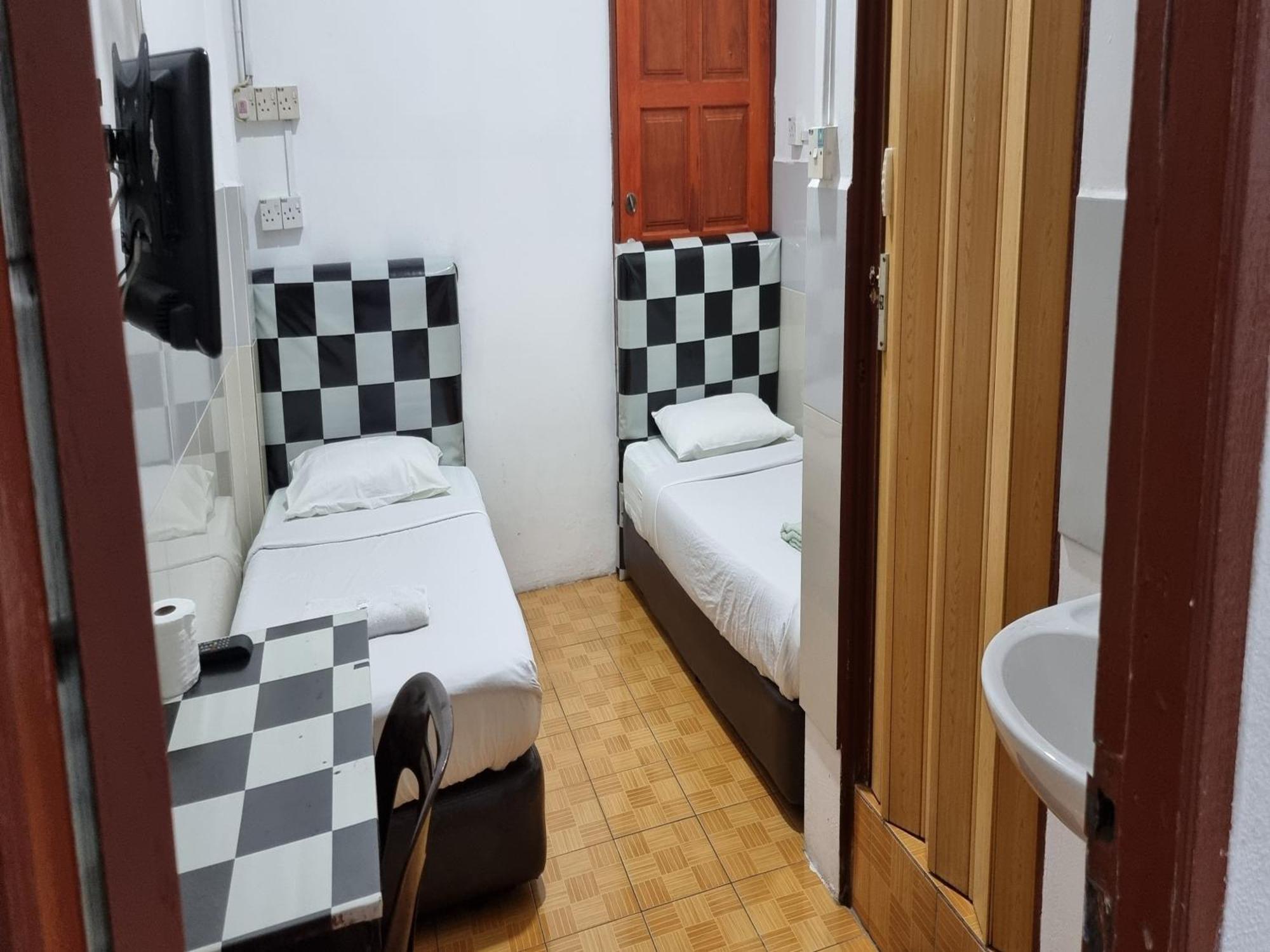 Oyo 90972 Jj Homestay Miri Exterior photo
