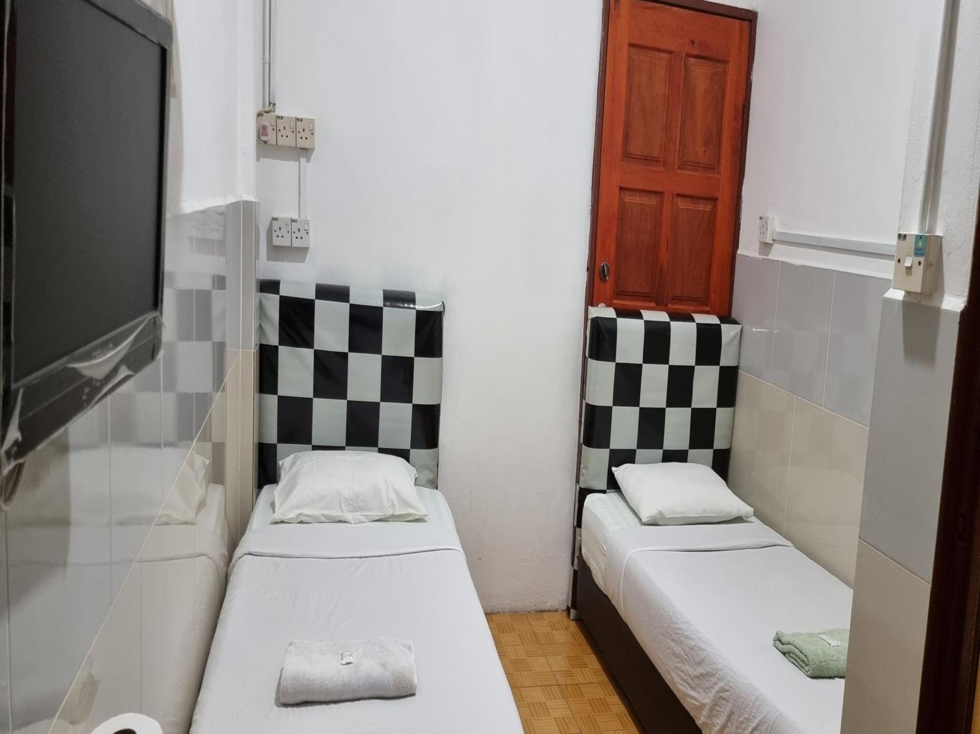 Oyo 90972 Jj Homestay Miri Exterior photo
